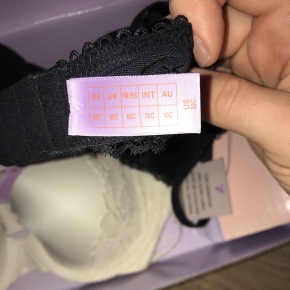never worn fenty savage demi bra - Picture 2 of 3